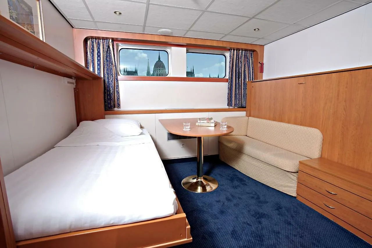 Fairtours Hotelschiff Dutch Melody**** Koln