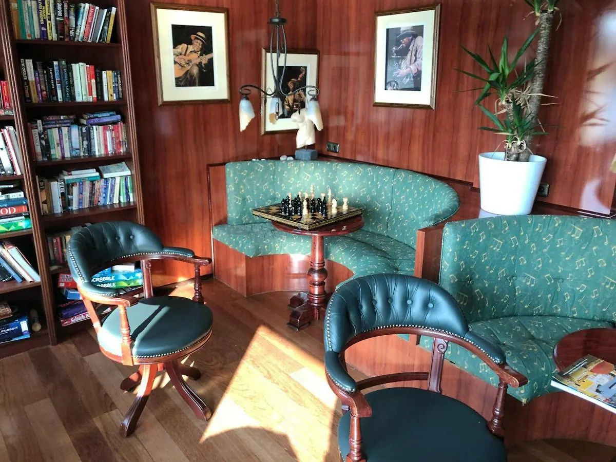 Fairtours Hotelschiff Dutch Melody**** Koln 船上ホテル ケルン