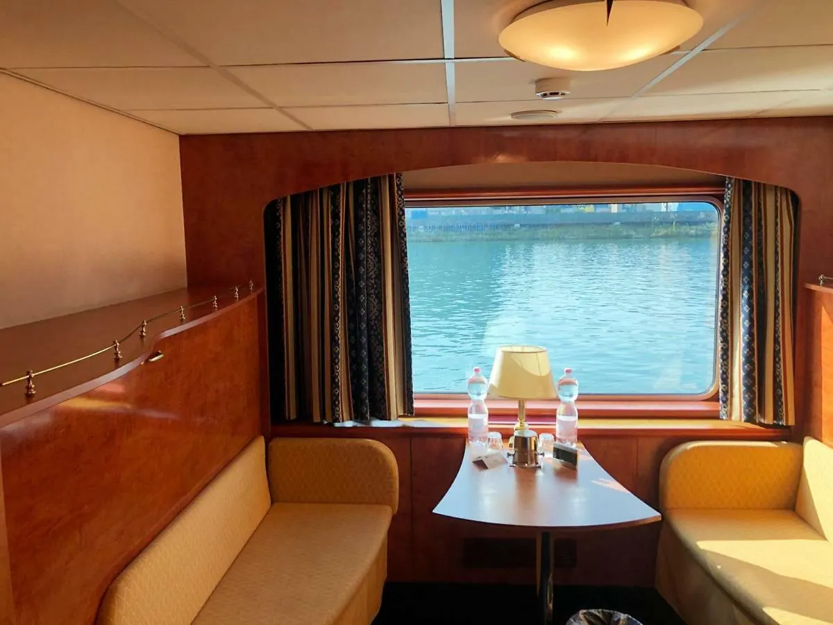 Fairtours Hotelschiff Dutch Melody**** Koln Almanya